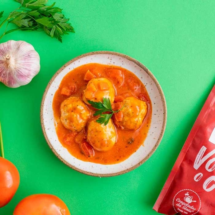 Almôndegas de Frango assadas ao molho sugo
